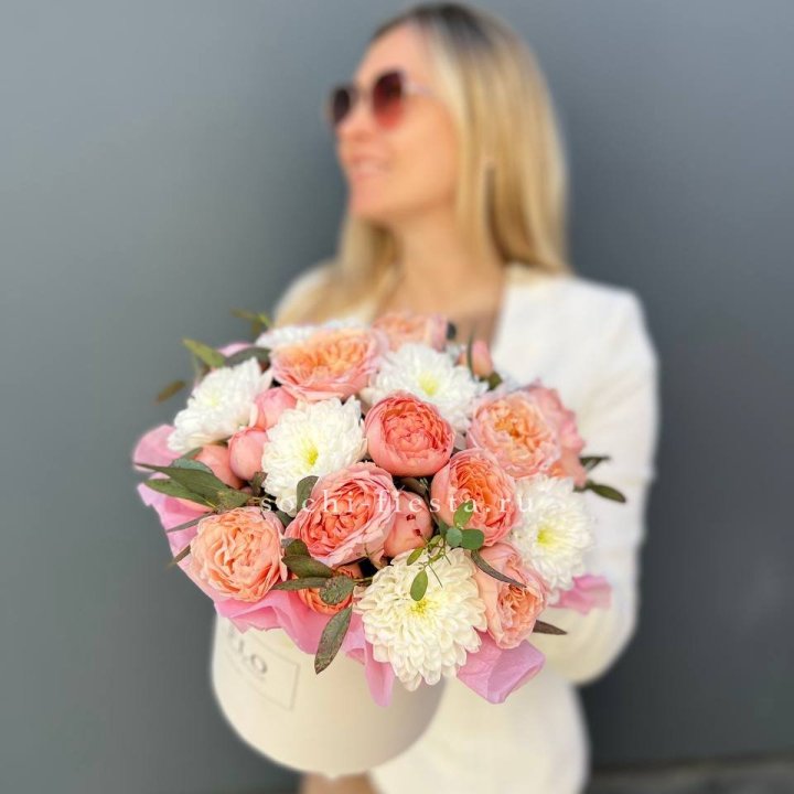 Нежная коробка с цветами в Набережных Челнах