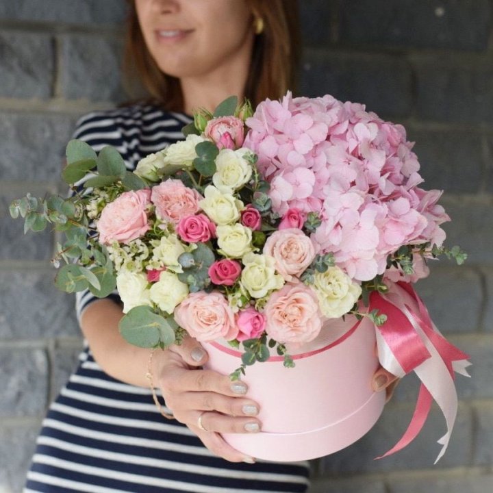 Дизайнерский цилиндр №1 с доставкой в Набережных Челнах