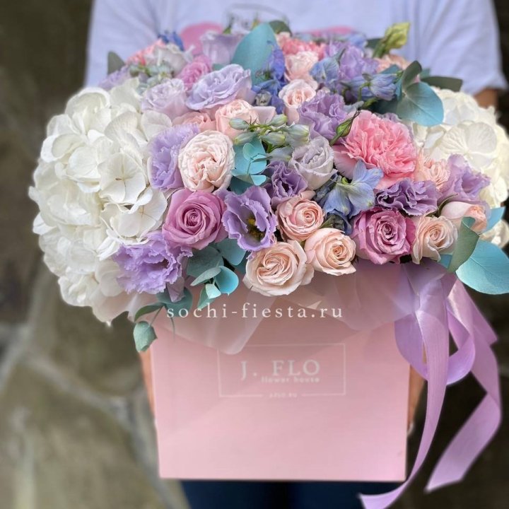 Цветочный бокс макси каб в Набережных Челнах