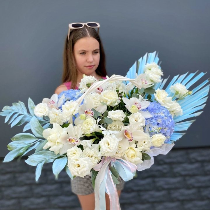 Цветочная корзина "Блю винч" в Набережных Челнах