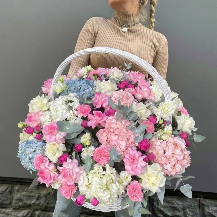 Цветочная корзина №3 с доставкой в Набережных Челнах