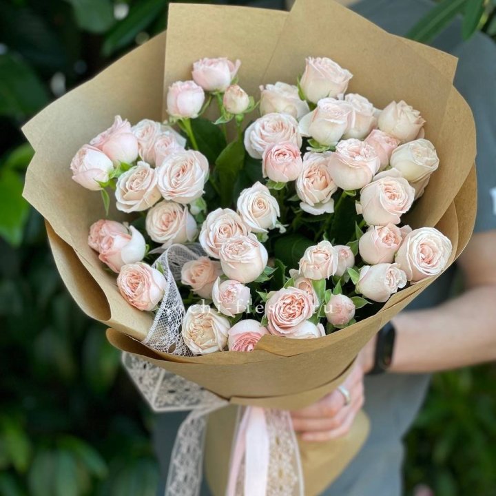 Кустовые розы букет №1 в Набережных Челнах