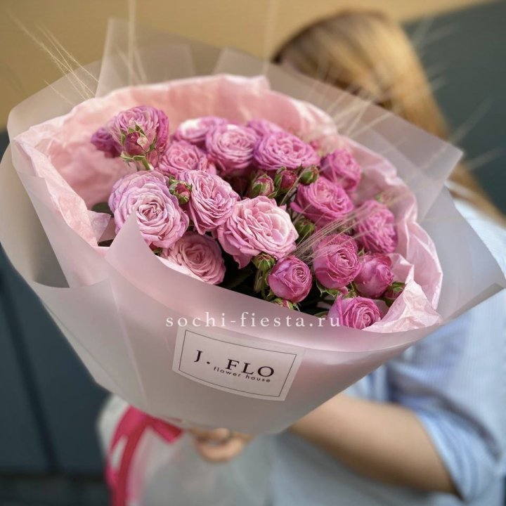 Пионовидные розы Мадам Бомбастик Pink в Набережных Челнах