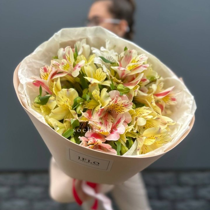 Альстромерии в нежном оформлении в Набережных Челнах