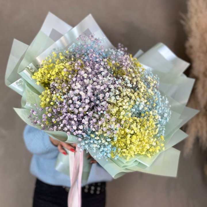 Букет радужных гипсофил в Набережных Челнах