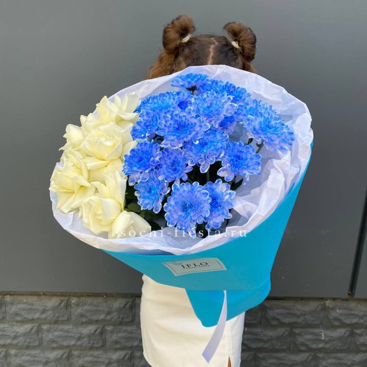 Дуо букет розы и хризантема в Набережных Челнах