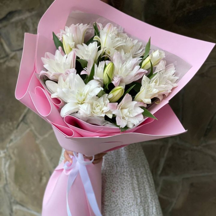 Букет пионовидных лилий №1 в Набережных Челнах