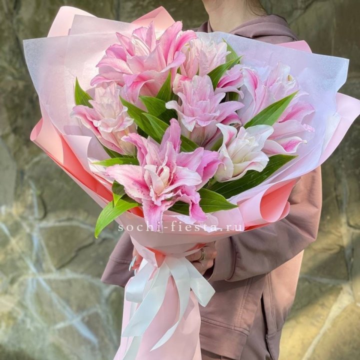 Букет пионовидных лилий №2 в Набережных Челнах
