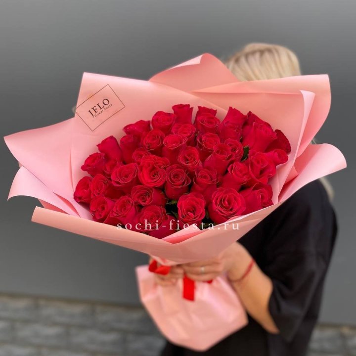 35 красных роз в Набережных Челнах