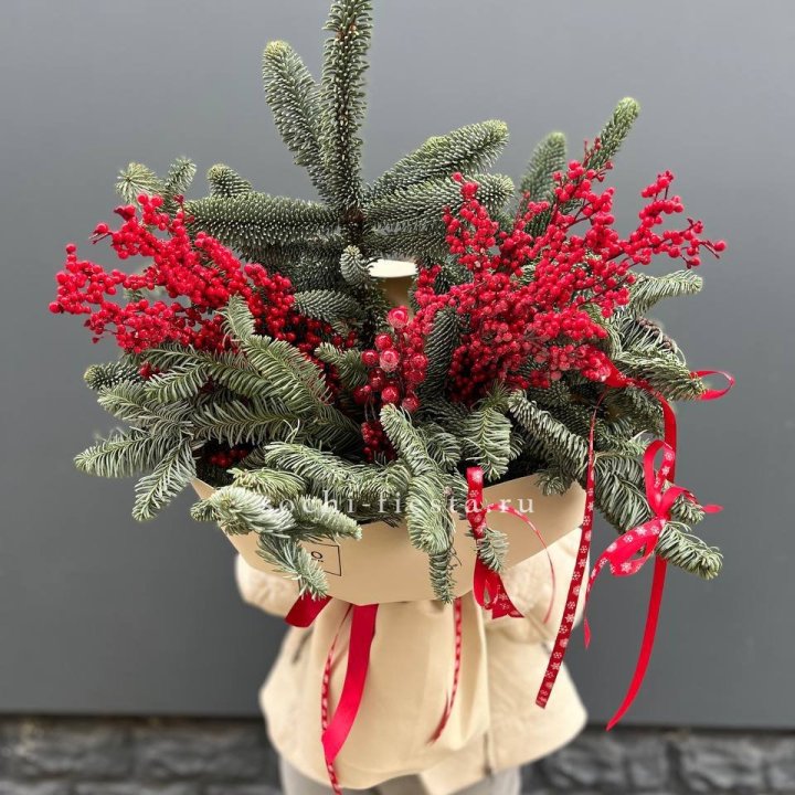 Букет нобилиса и ягод в Набережных Челнах