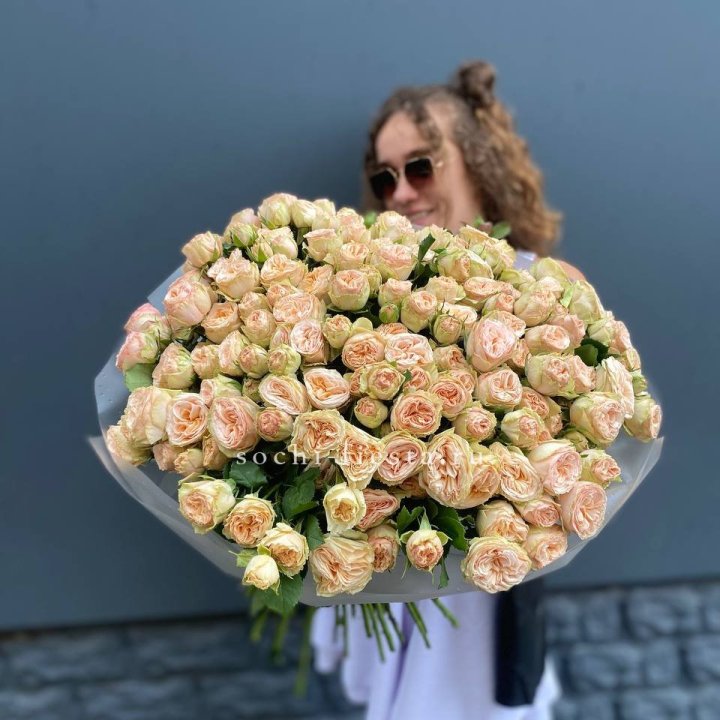 51 пионовидная роза в Набережных Челнах