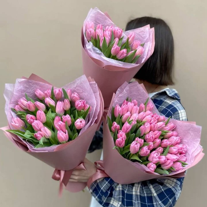 Букет розовых тюльпанов в Набережных Челнах