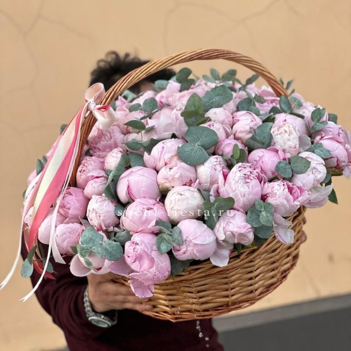 Корзина пионов "75" в Набережных Челнах