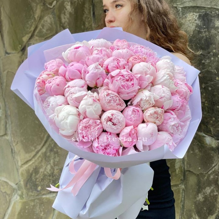 39 нежных пионов в Набережных Челнах