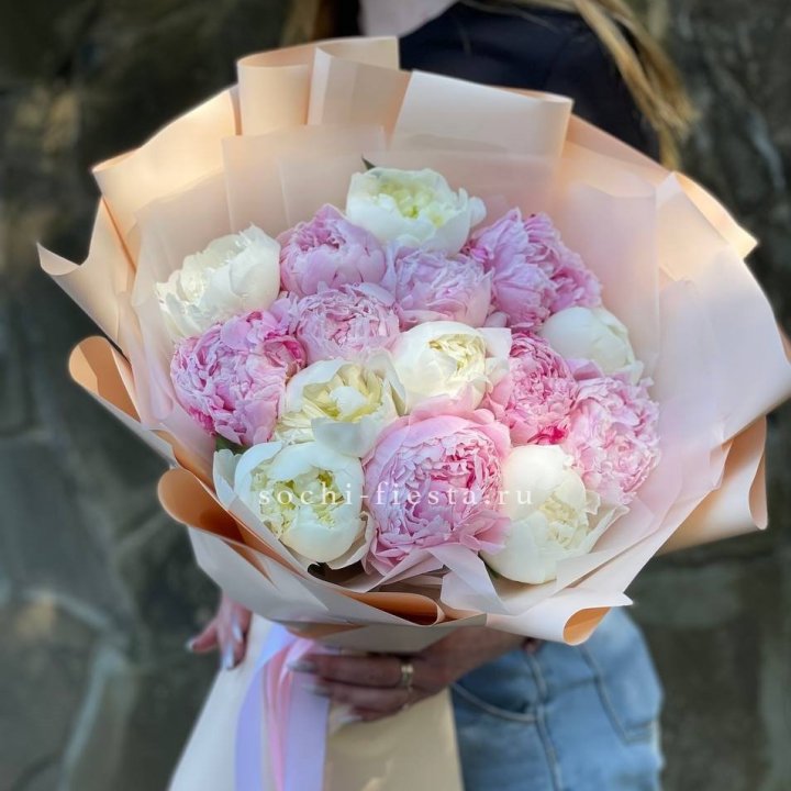 Букет 15 зефирных пионов в Набережных Челнах