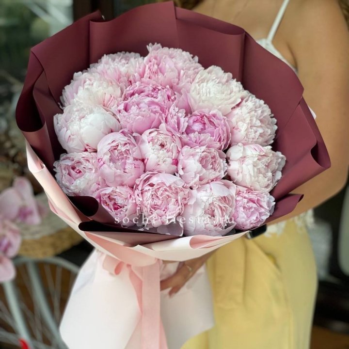 Букет 17 зефирных пионов в Набережных Челнах