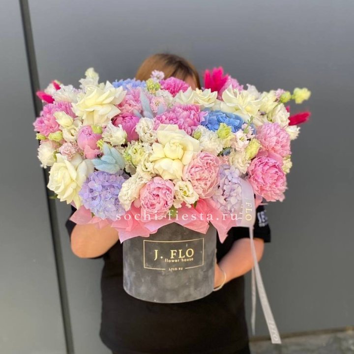 Цилиндр с пионами "Аса" в Набережных Челнах