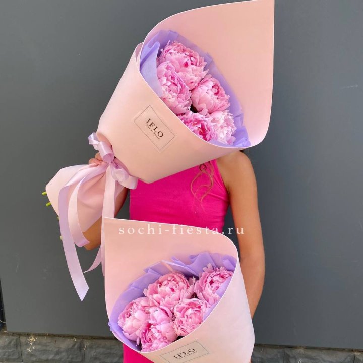 Букет из 5 пионов в Набережных Челнах