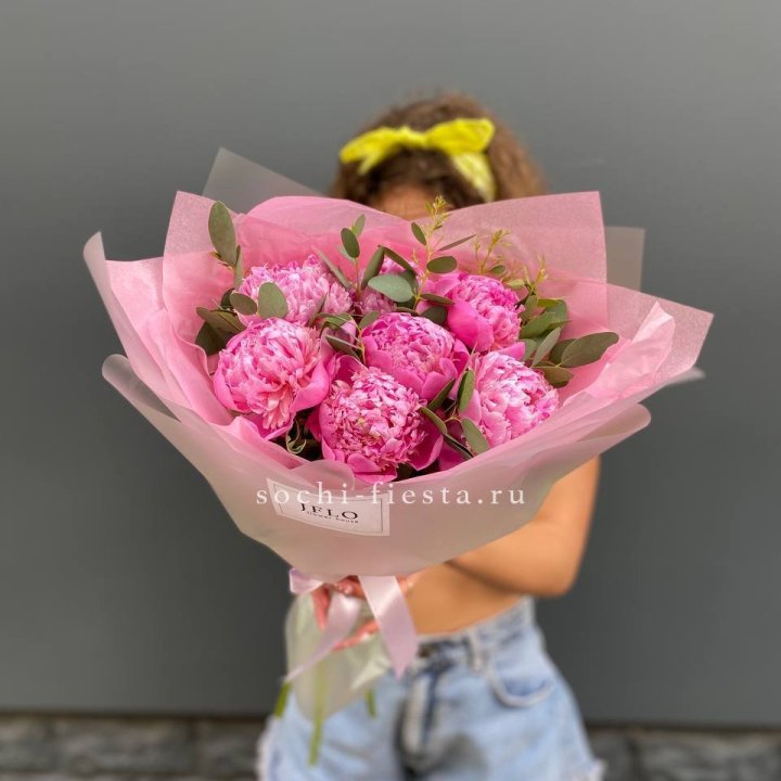 7 ярких пионов в оформлении в Набережных Челнах