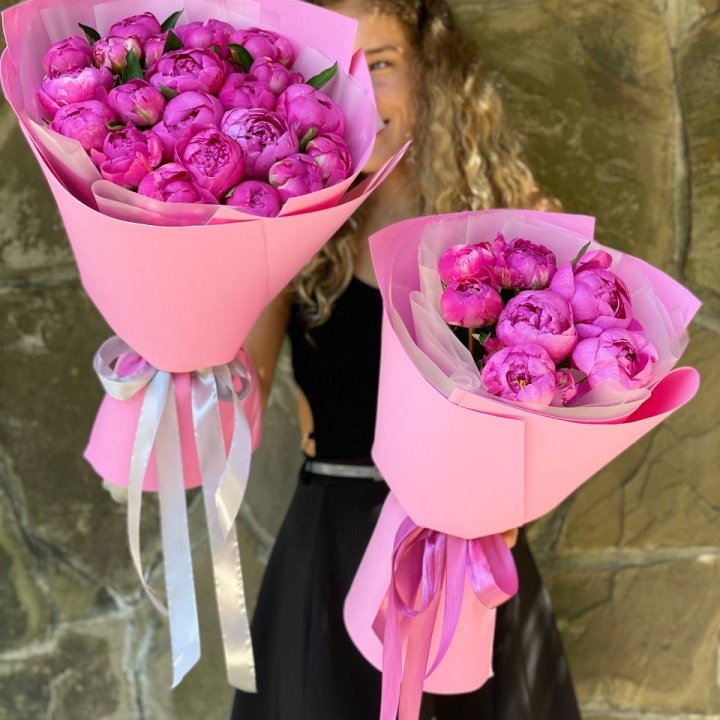 Букет ярких пионов  в Набережных Челнах