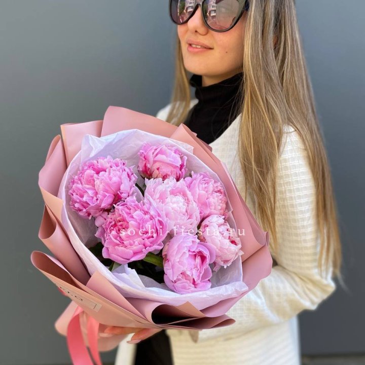 7 пионов в оформлении в Набережных Челнах