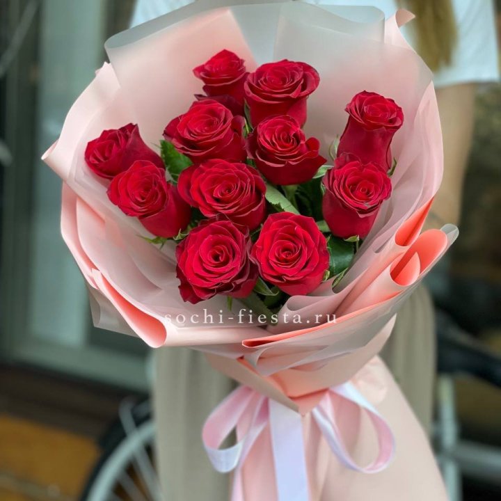 Букет красных роз "Мадам ред" в Набережных Челнах