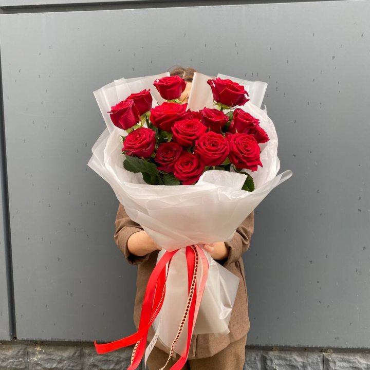 15 высоких роз  в Набережных Челнах