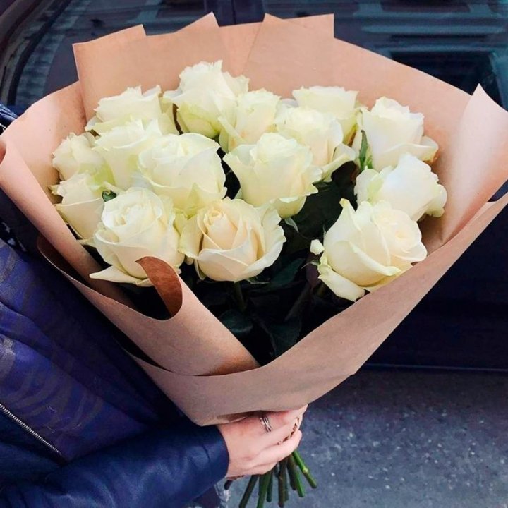 15 белых роз "Крафт" в Набережных Челнах