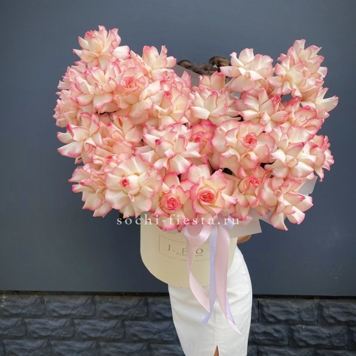 31 французская роза Джумилия в боксе в Набережных Челнах