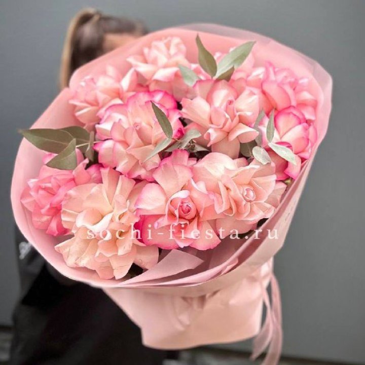 Нежно- розовые французские розы Венди в Набережных Челнах