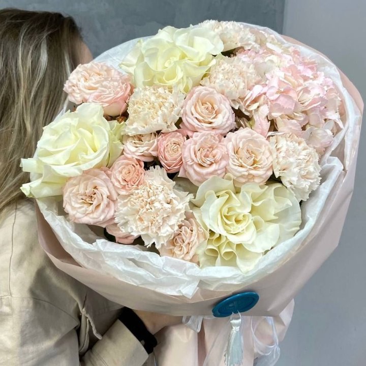 Дизайнерский букет "Джентел" в Набережных Челнах