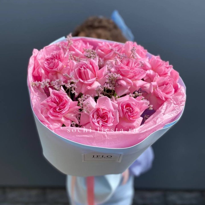 Букет французских розовых роз  в Набережных Челнах