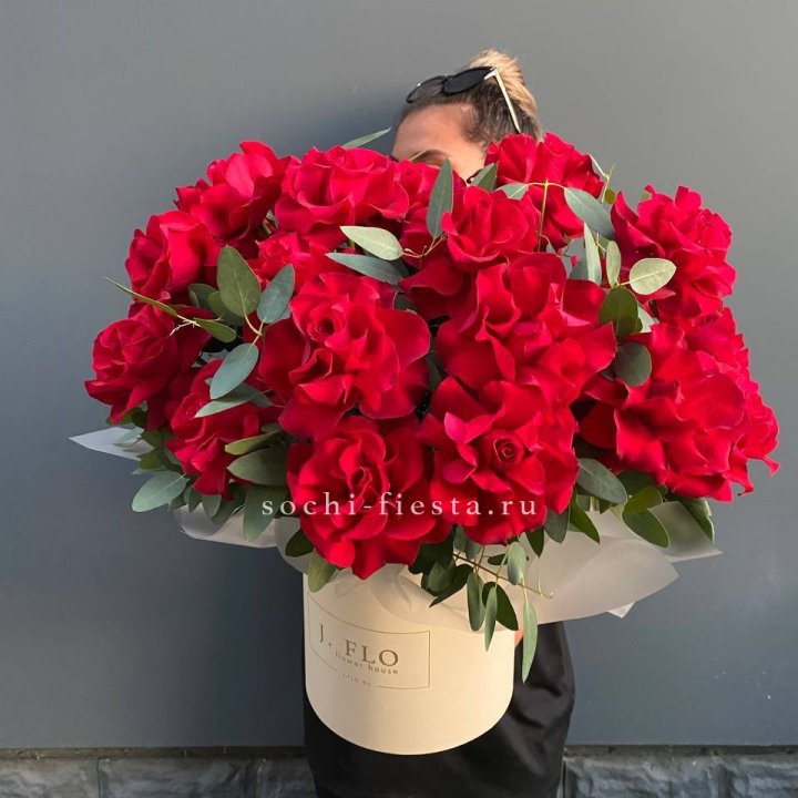25 Французских красных роз в коробке в Набережных Челнах
