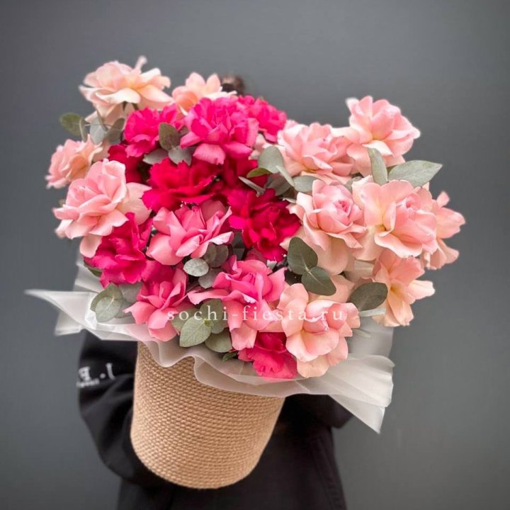 23 Французские розы Микс в боксе в Набережных Челнах