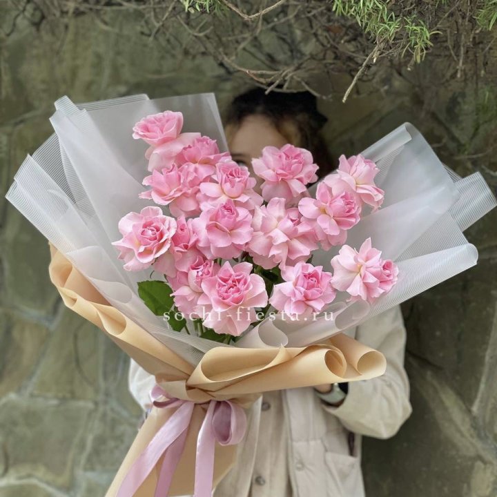 Букет из 15 французских роз Пинк дрим в Набережных Челнах