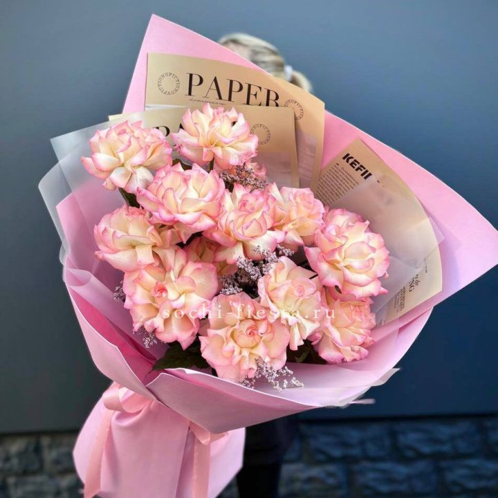 15 французских роз "Джумилия" с доставкой в Набережных Челнах