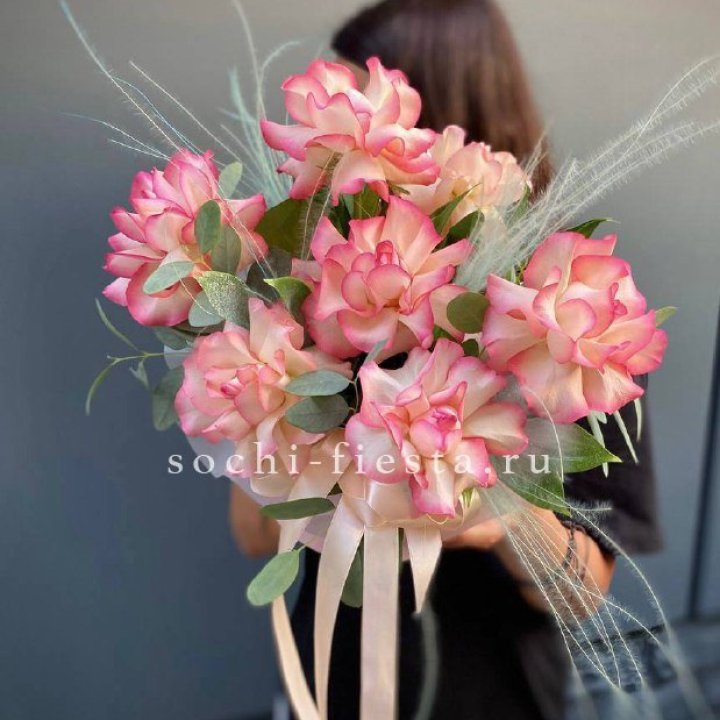 9 Французских роз Джумилия в боксе в Набережных Челнах