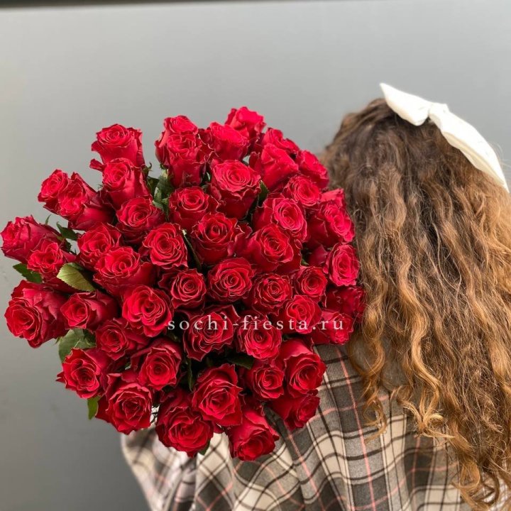 51 красная роза в Набережных Челнах