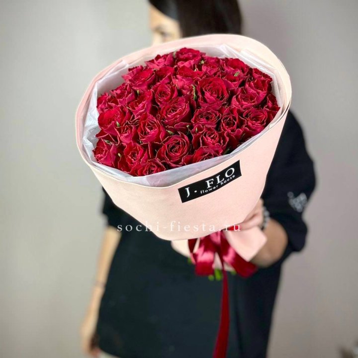 35 кенийских роз в Набережных Челнах