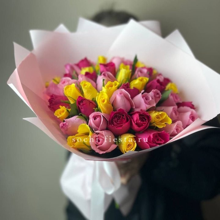 Букет из 51 розы Микс (Кения) в Набережных Челнах