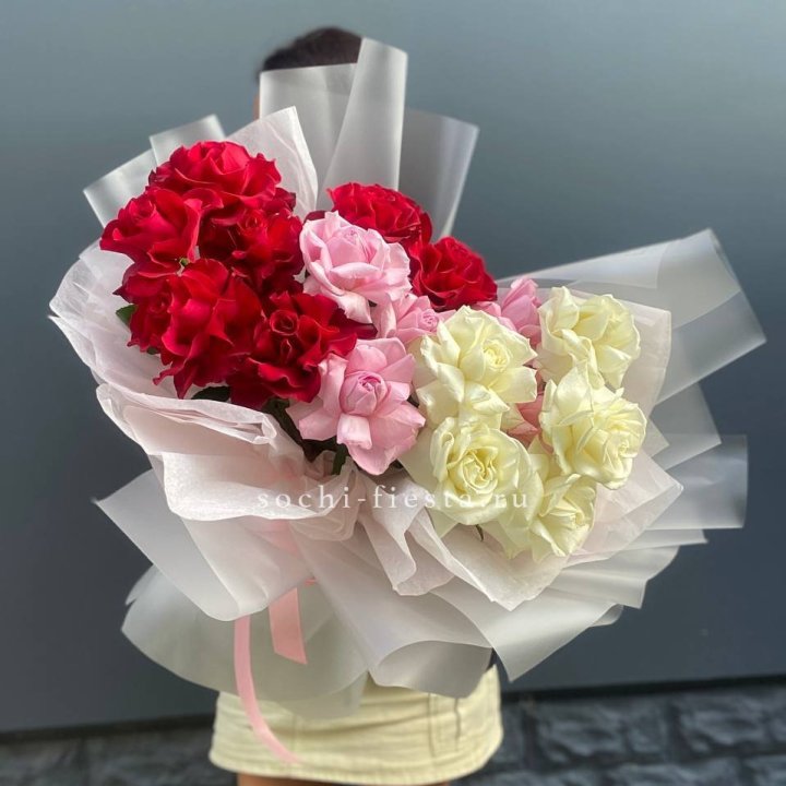 Микс из 17 роз в Набережных Челнах