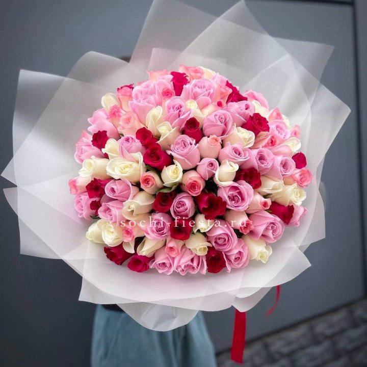 101 разноцветная роза "Карусель" в Набережных Челнах