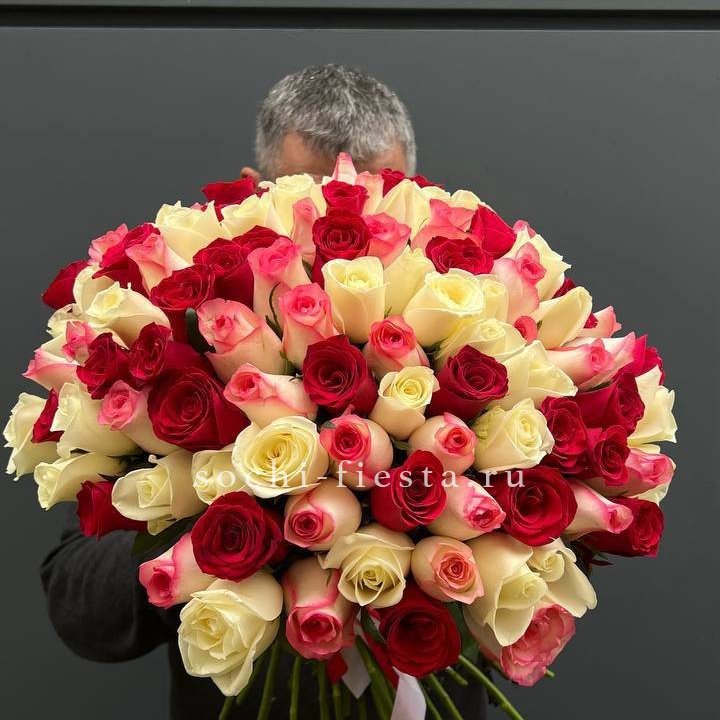101 разноцветная роза "Джули" в Набережных Челнах