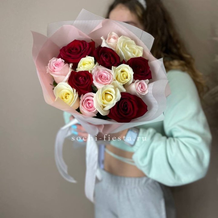 15 роз "Карусель" в Набережных Челнах