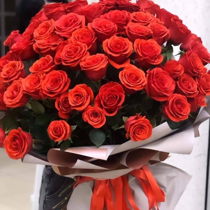 Букет высоких эквадорских роз  в Набережных Челнах