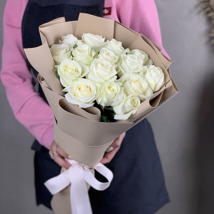15 белых роз миракли в Набережных Челнах