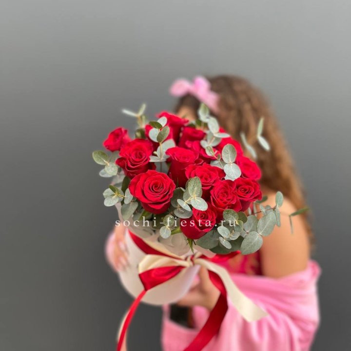 15 Красных роз в боксе №2 в Набережных Челнах