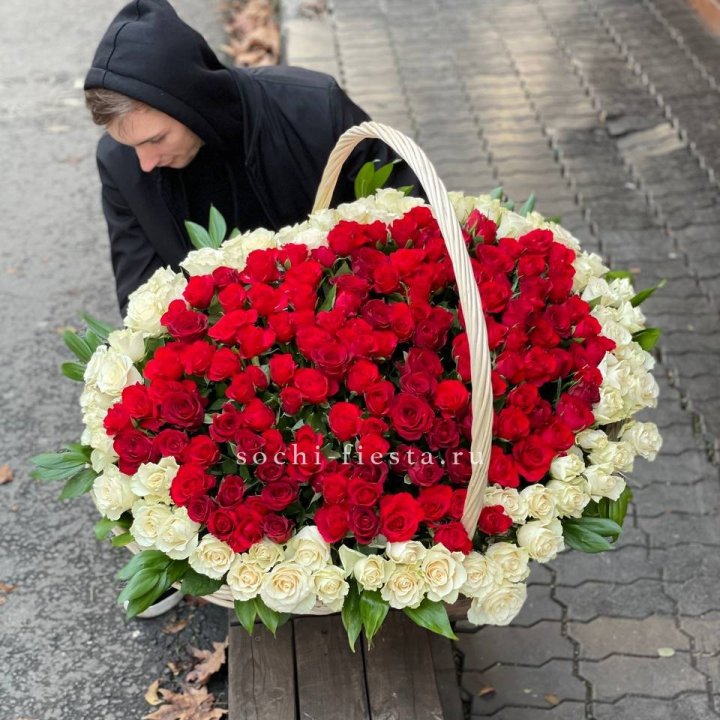 201  роза в корзине   в Набережных Челнах