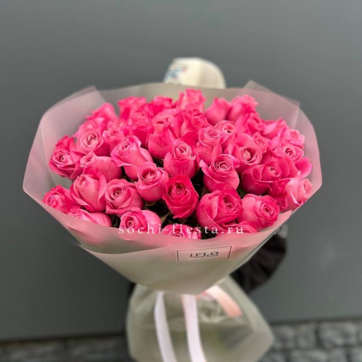 Роза малиновая в Набережных Челнах