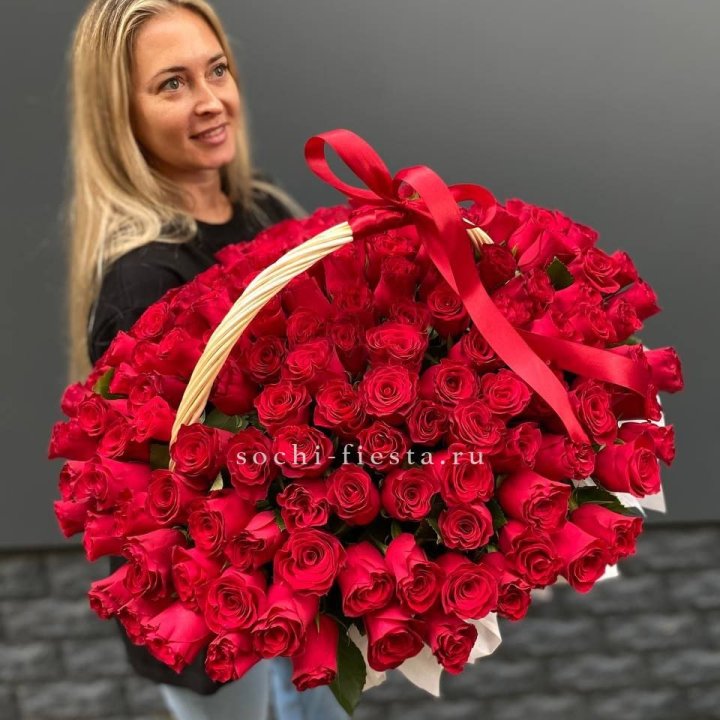 151 красная  роза в корзине в Набережных Челнах